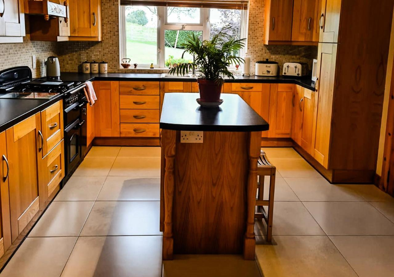 Moat Holiday Rental Lisnaskea ภายนอก รูปภาพ